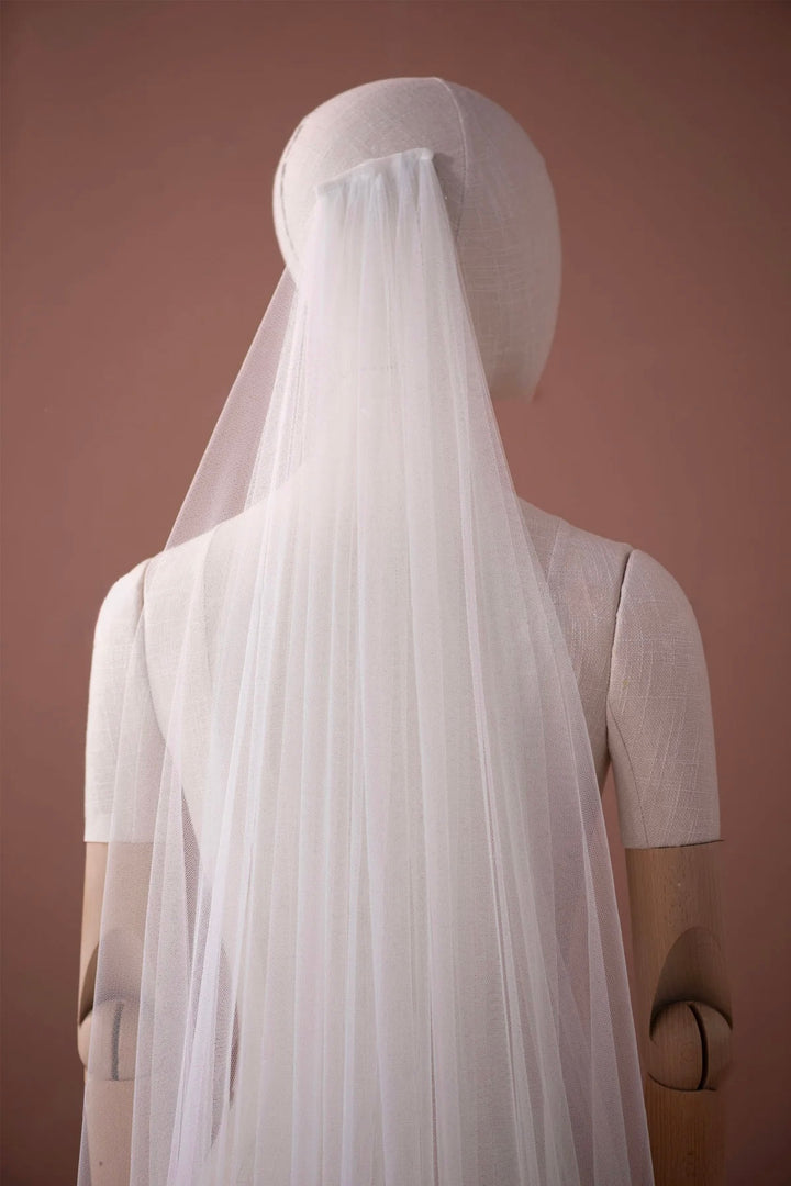 Simple Raw Edge Chapel Length Veil