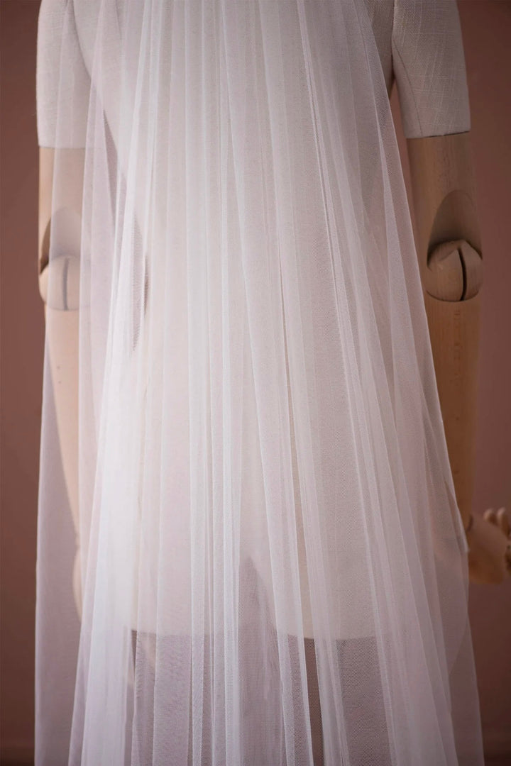 Simple Raw Edge Chapel Length Veil