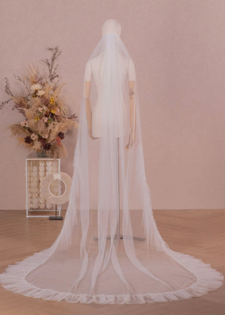 Ruffle Edge Veil