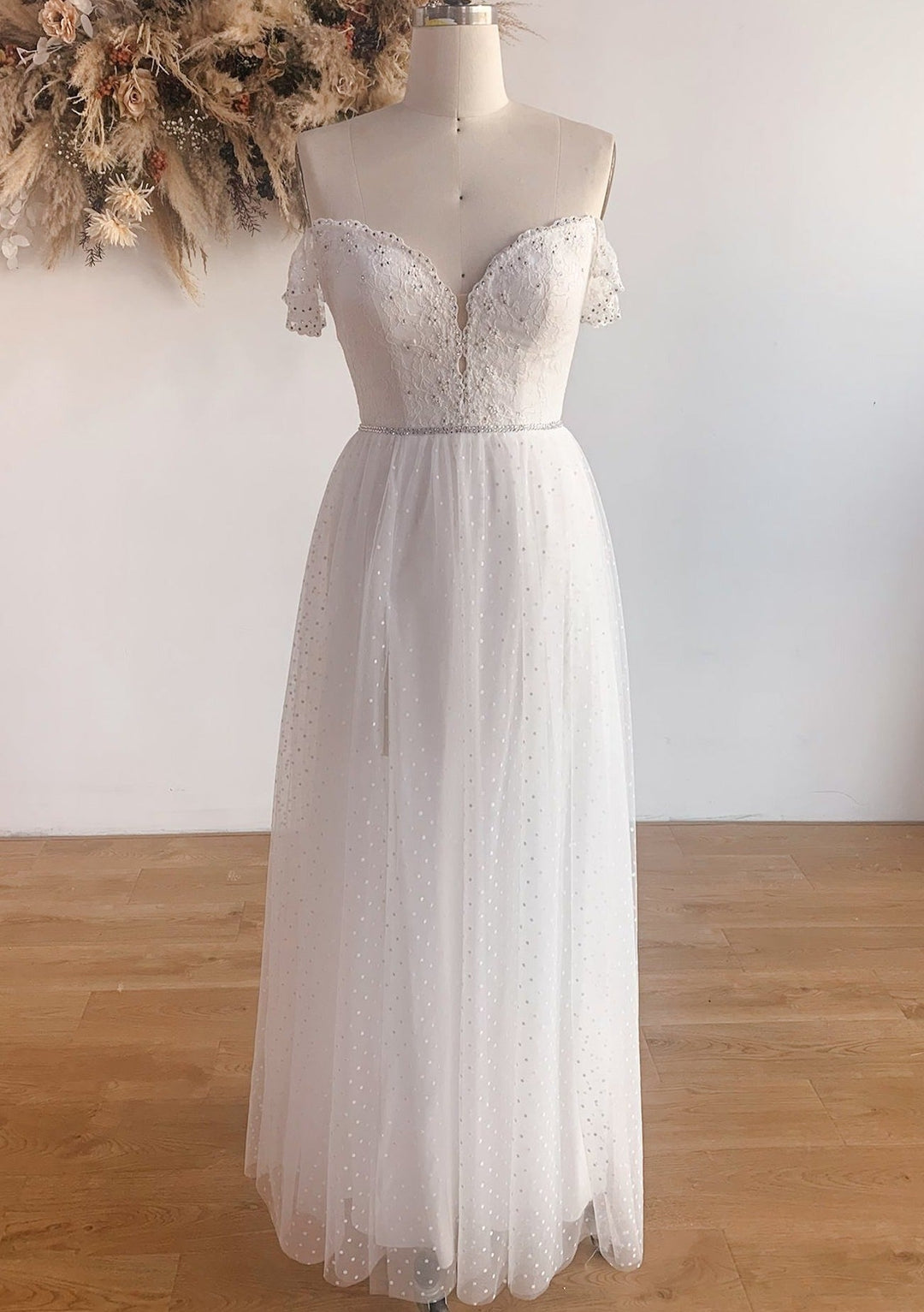 Lily - US12 (AU14) - The Laid Back Bride