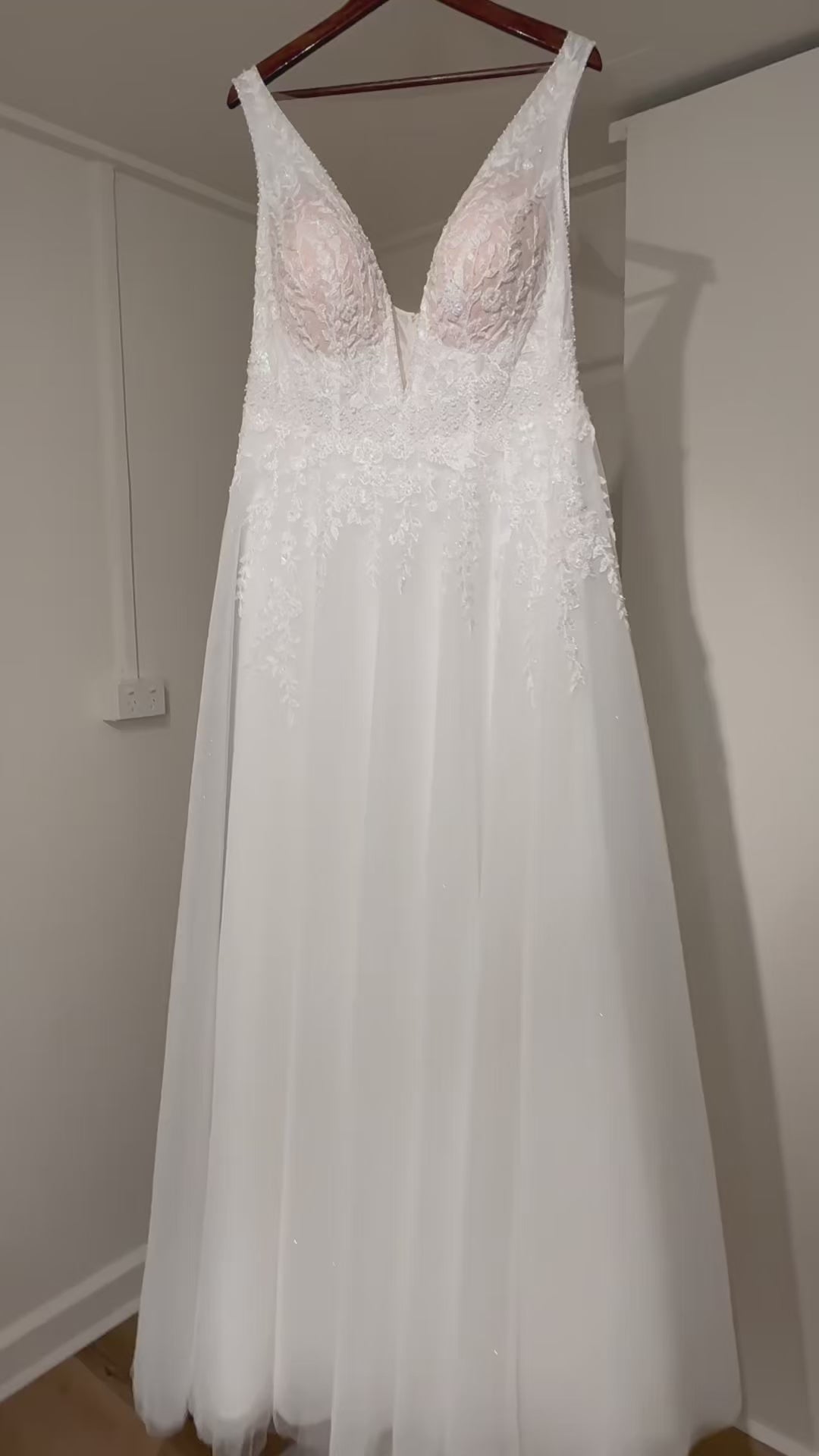 Harper by Elly Bride AU20