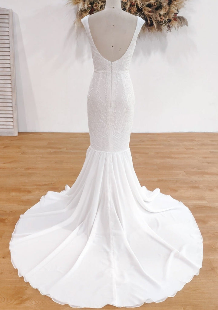 Xanthe - US8 (AU10) - The Laid Back Bride