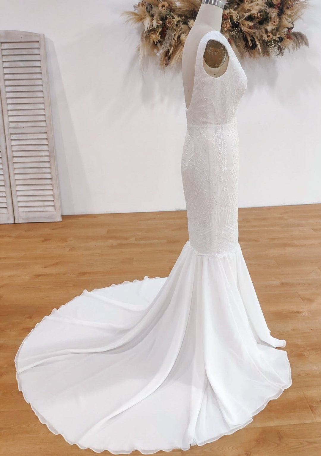 Xanthe - US8 (AU10) - The Laid Back Bride