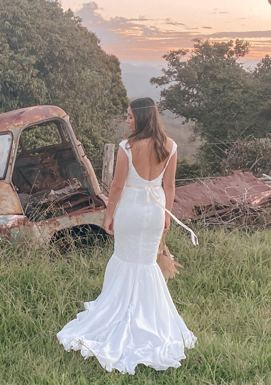 Xanthe - US8 (AU10) - The Laid Back Bride